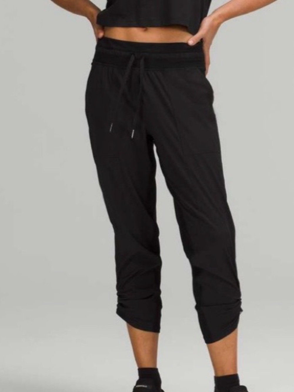 Lululemon Dance Studio Mid-Rise Crop 25" Black Size 4